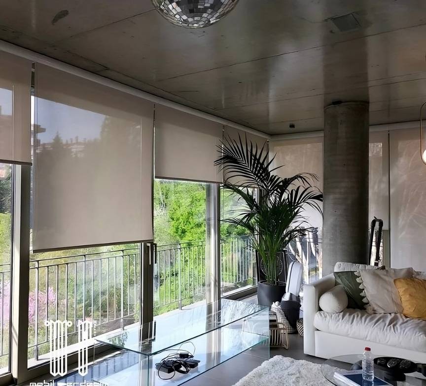 Sunscreen Blinds in Dubai